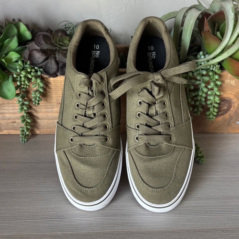 NWOT No Boundaries Canvas Skate 2.0 Low Sneakers